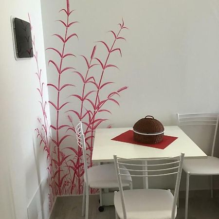 Appartamento Rubino - Lovely Little Flat 3 Minutes From Golf Club 5 Minutes From Lake Soiano Del Lago Exterior photo